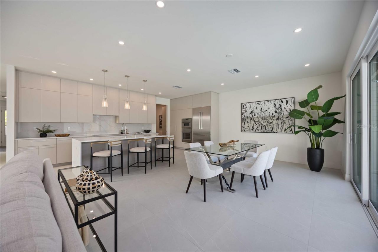 2590 Floyd Street, Sarasota, FL 34239 Photo