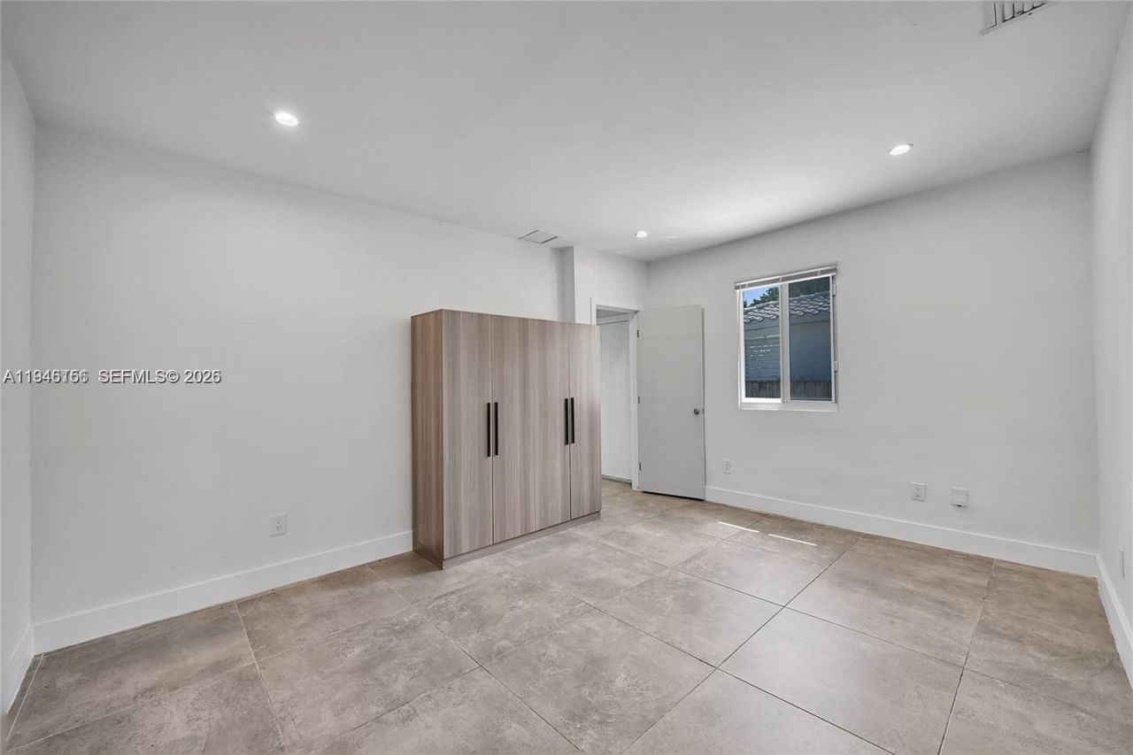 21 NE 48th St, Unit 21, Miami, FL 33137 Photo