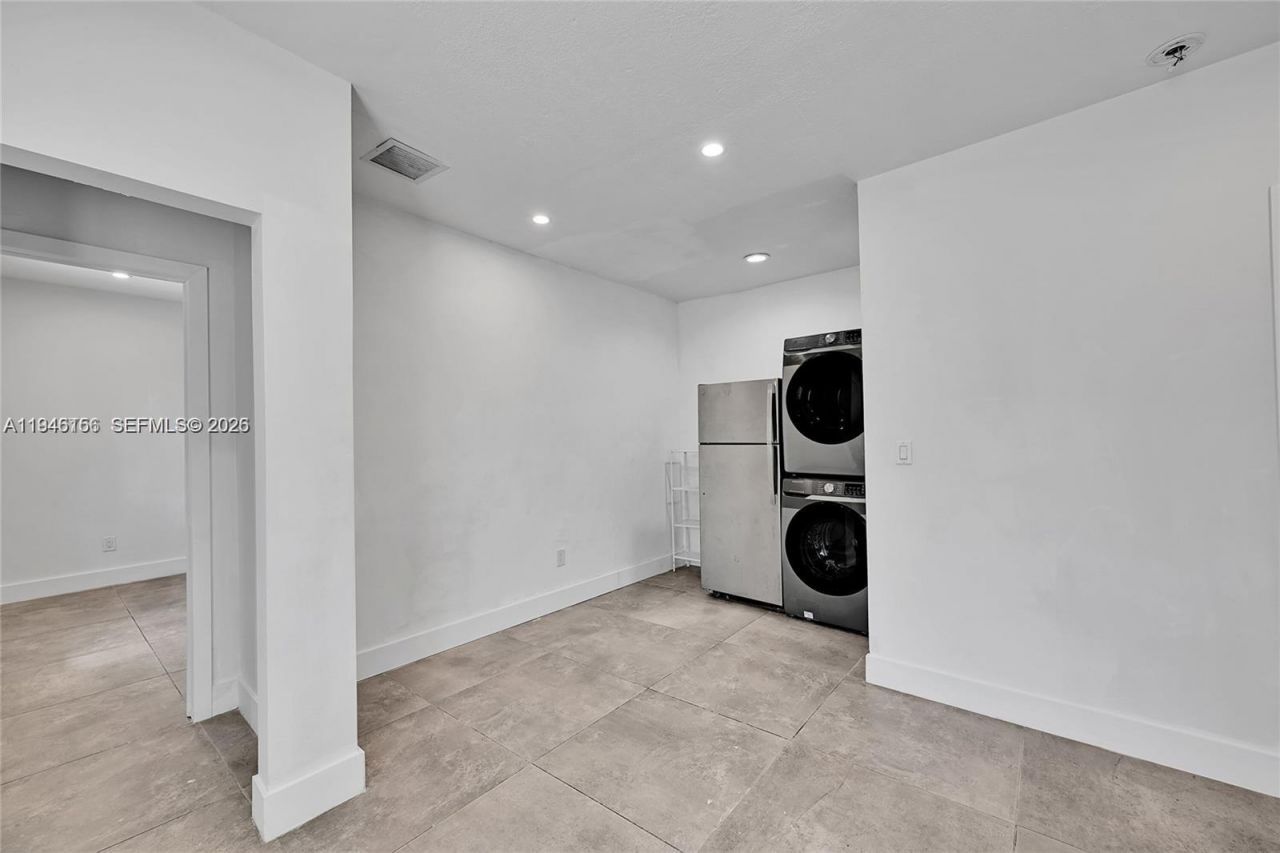 21 NE 48th St, Unit 21, Miami, FL 33137 Photo