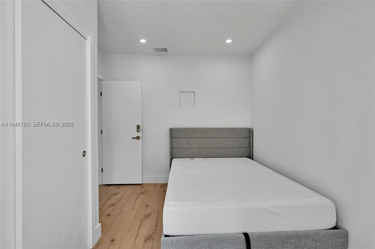 21 NE 48th St, Unit 21, Miami, FL 33137 Photo