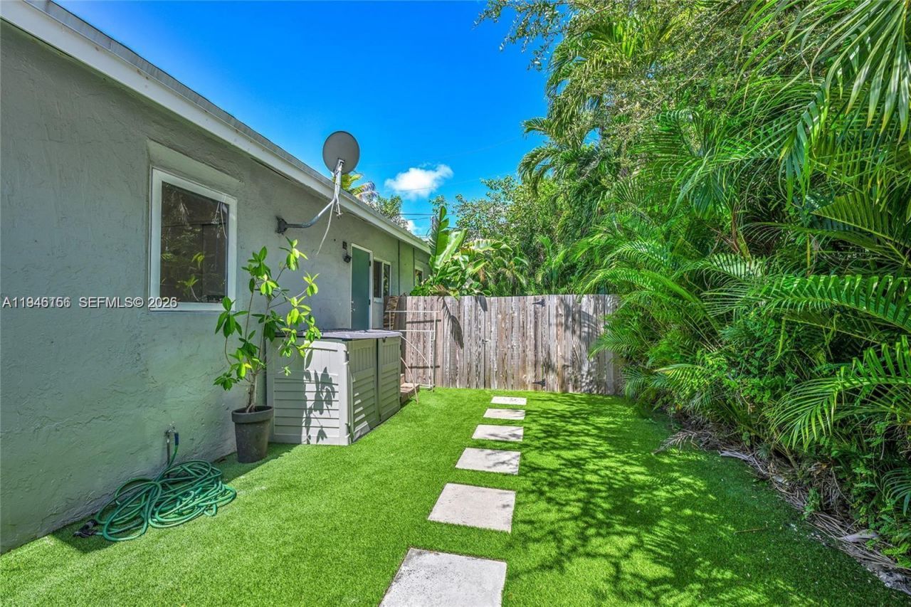 21 NE 48th St, Unit 21, Miami, FL 33137 Photo