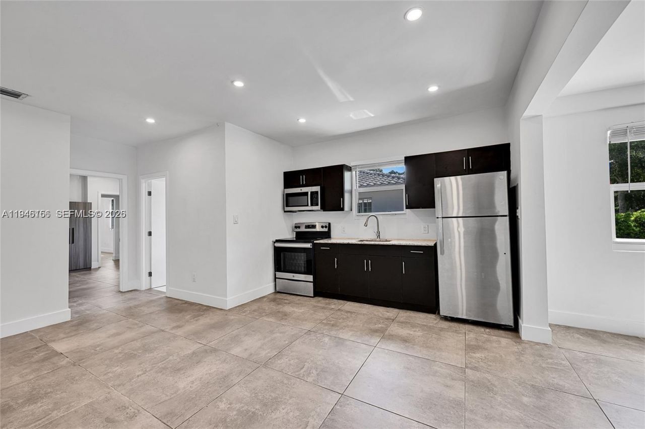 21 NE 48th St, Unit 21, Miami, FL 33137 Photo