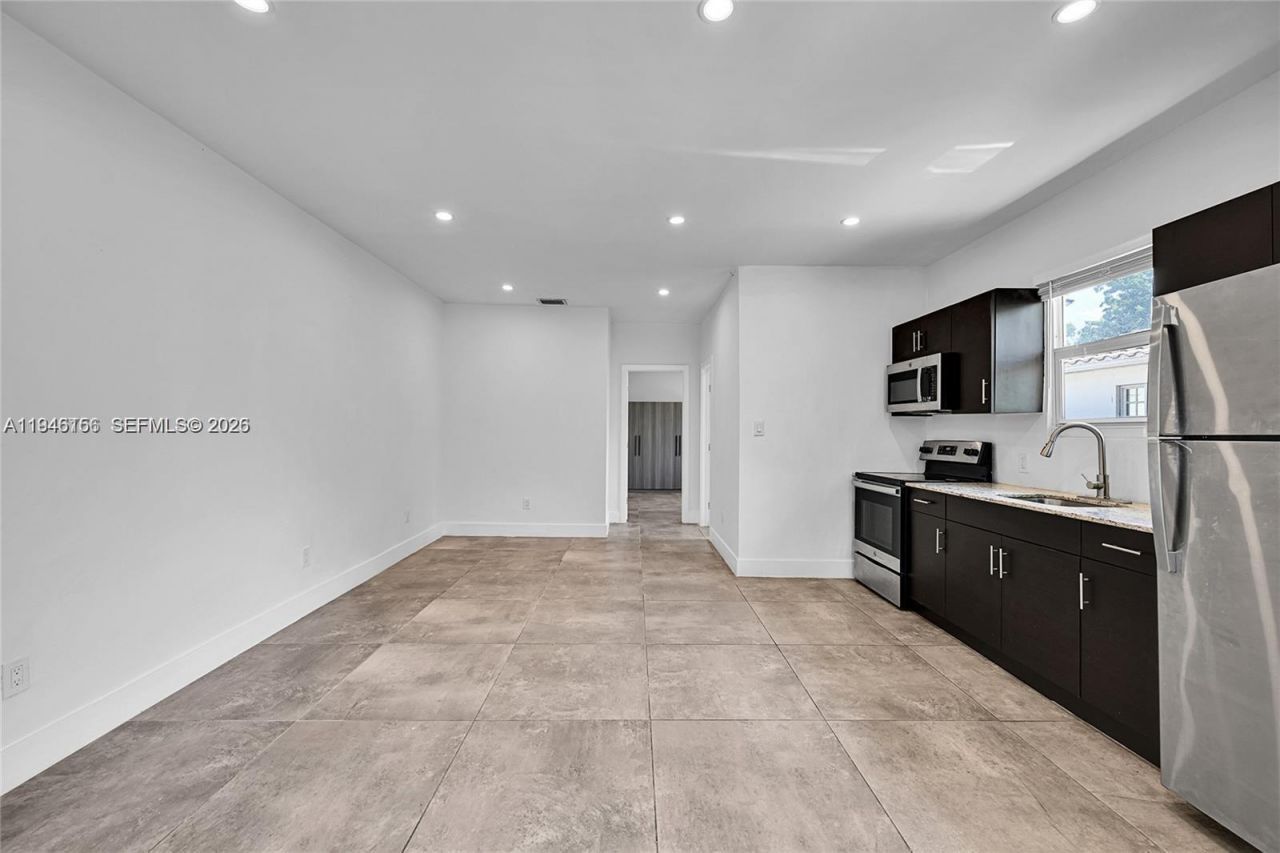 21 NE 48th St, Unit 21, Miami, FL 33137 Photo