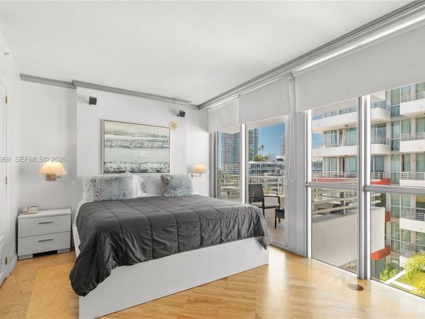 101 Ocean Dr, Unit 704, Miami Beach, FL 33139