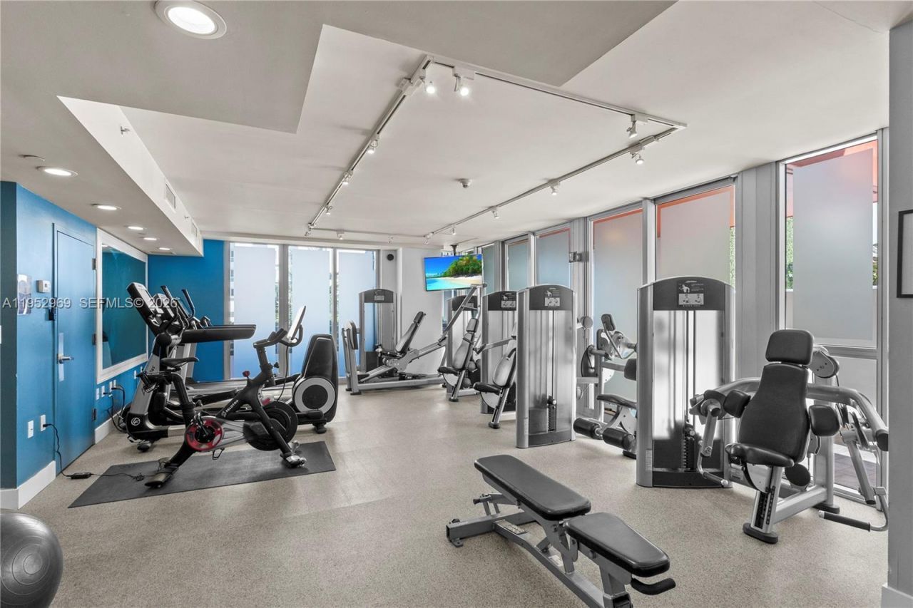 101 Ocean Dr, Unit 704, Miami Beach, FL 33139 Photo