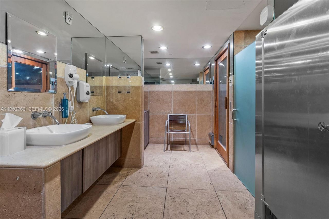 101 Ocean Dr, Unit 704, Miami Beach, FL 33139 Photo