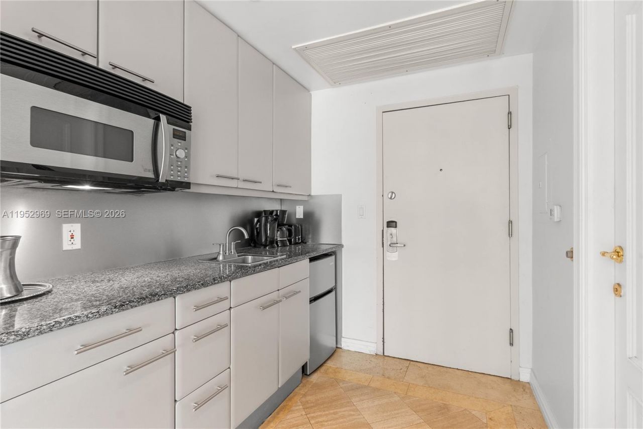 101 Ocean Dr, Unit 704, Miami Beach, FL 33139 Photo