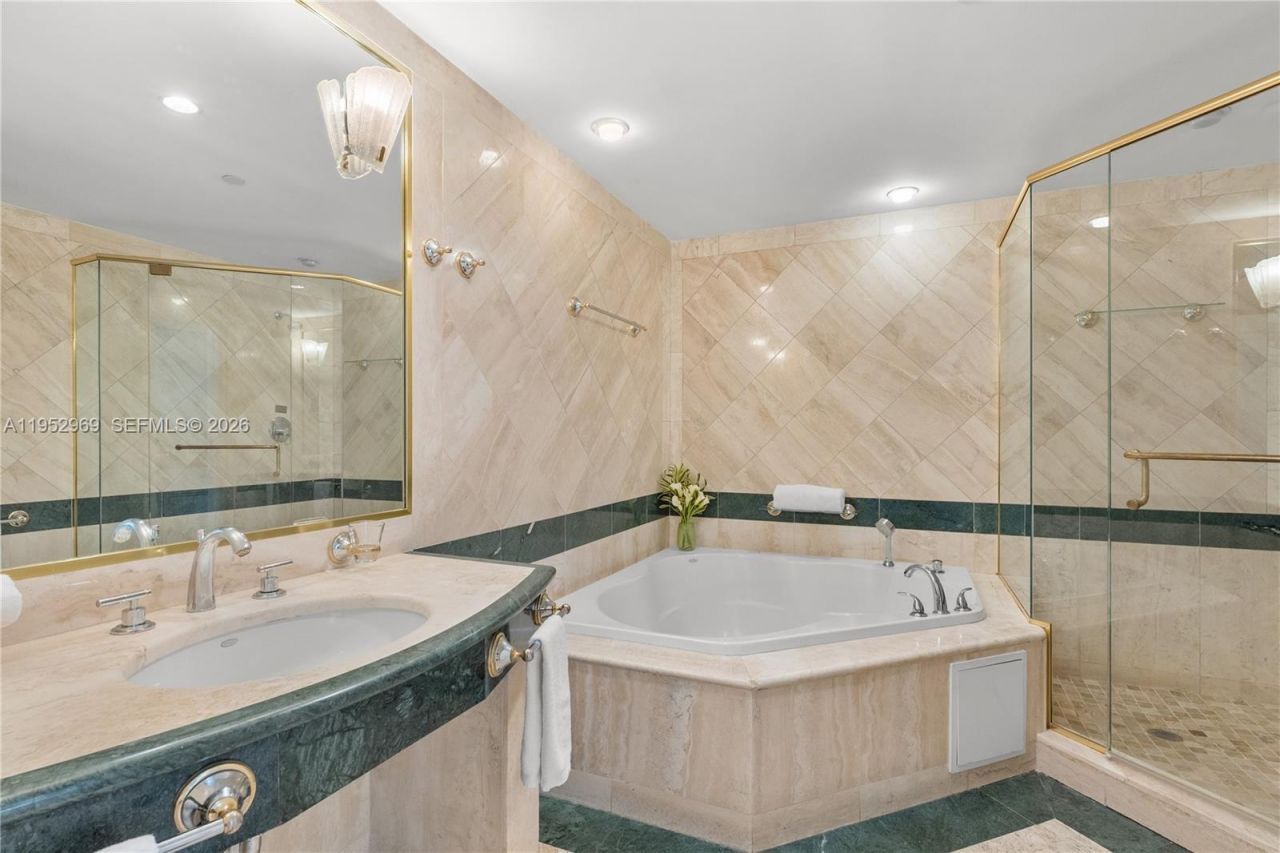 101 Ocean Dr, Unit 704, Miami Beach, FL 33139 Photo