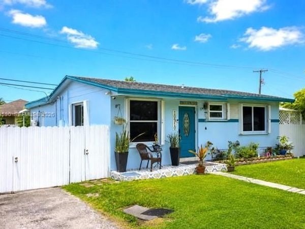 10910 SW 217th Ter, Miami, FL 33170