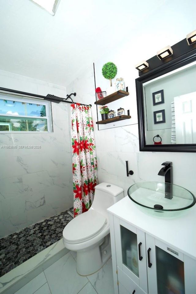 10910 SW 217th Ter, Miami, FL 33170 Photo