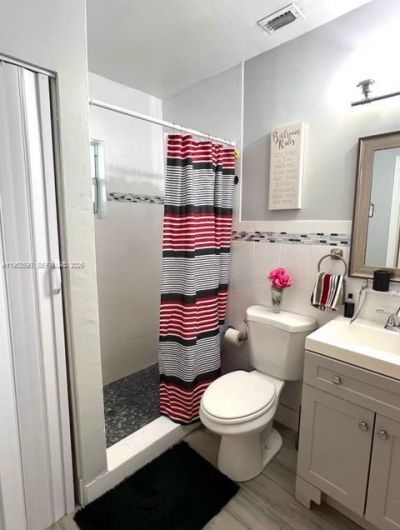 10910 SW 217th Ter, Miami, FL 33170 Photo