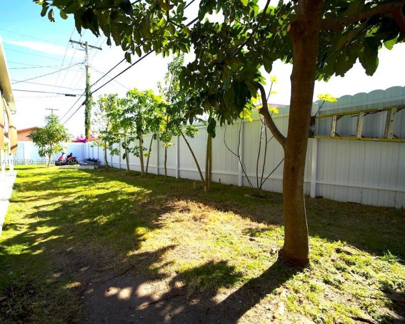 10910 SW 217th Ter, Miami, FL 33170 Photo