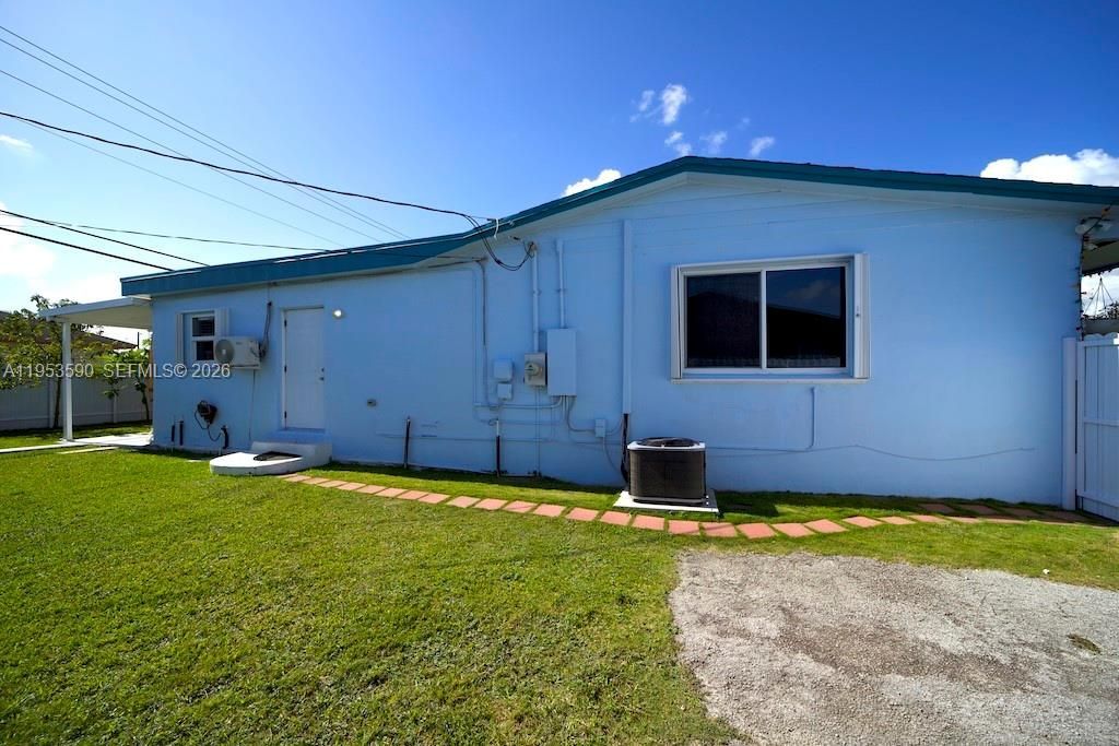 10910 SW 217th Ter, Miami, FL 33170 Photo