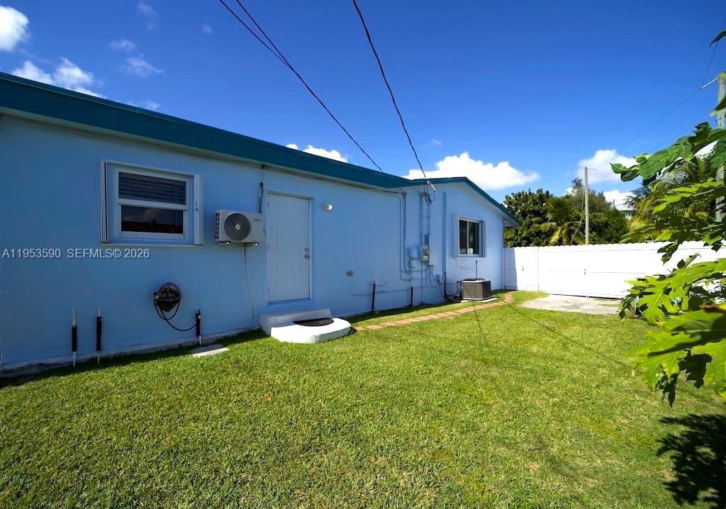 10910 SW 217th Ter, Miami, FL 33170 Photo