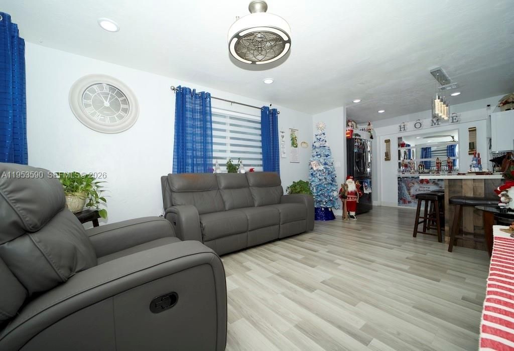 10910 SW 217th Ter, Miami, FL 33170 Photo