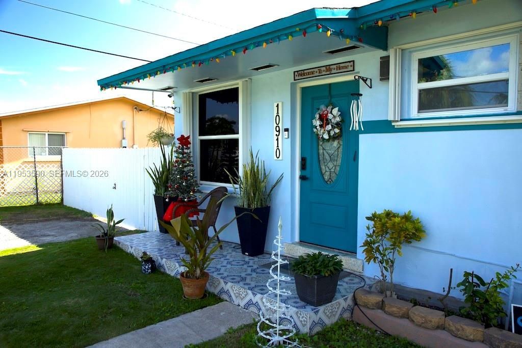 10910 SW 217th Ter, Miami, FL 33170 Photo