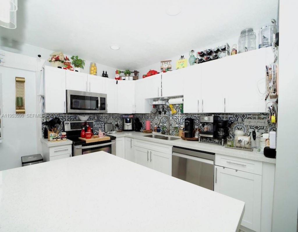 10910 SW 217th Ter, Miami, FL 33170 Photo