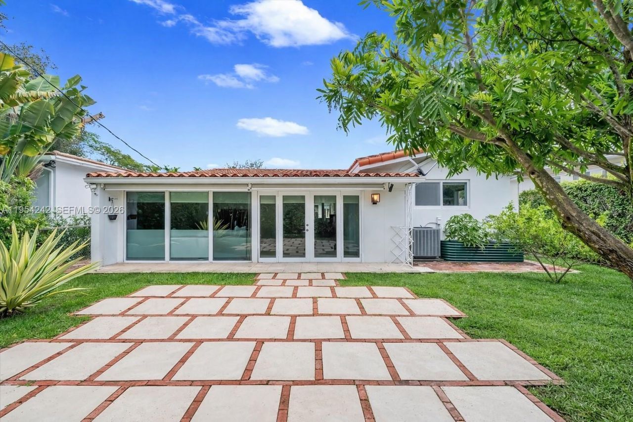 1200 El Rado St, Coral Gables, FL 33134 Photo