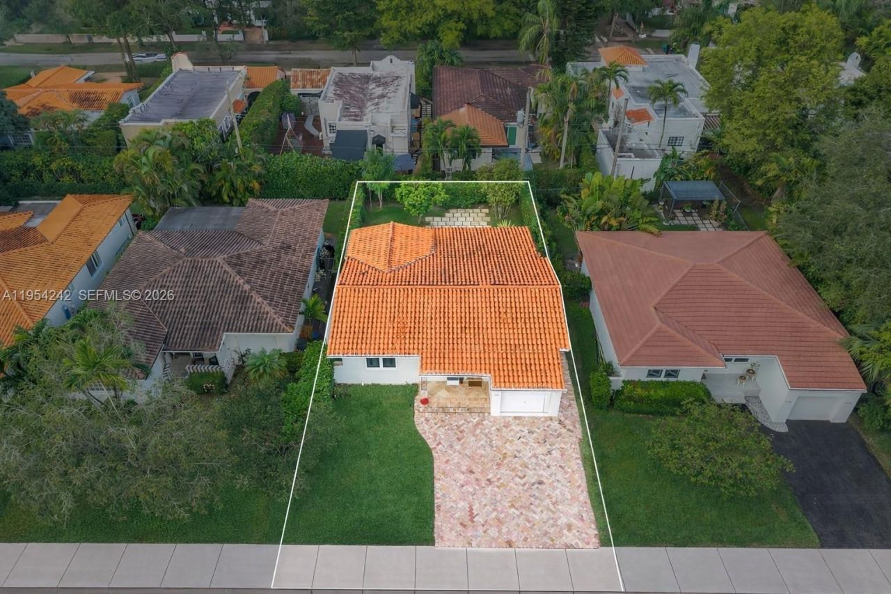 1200 El Rado St, Coral Gables, FL 33134 Photo