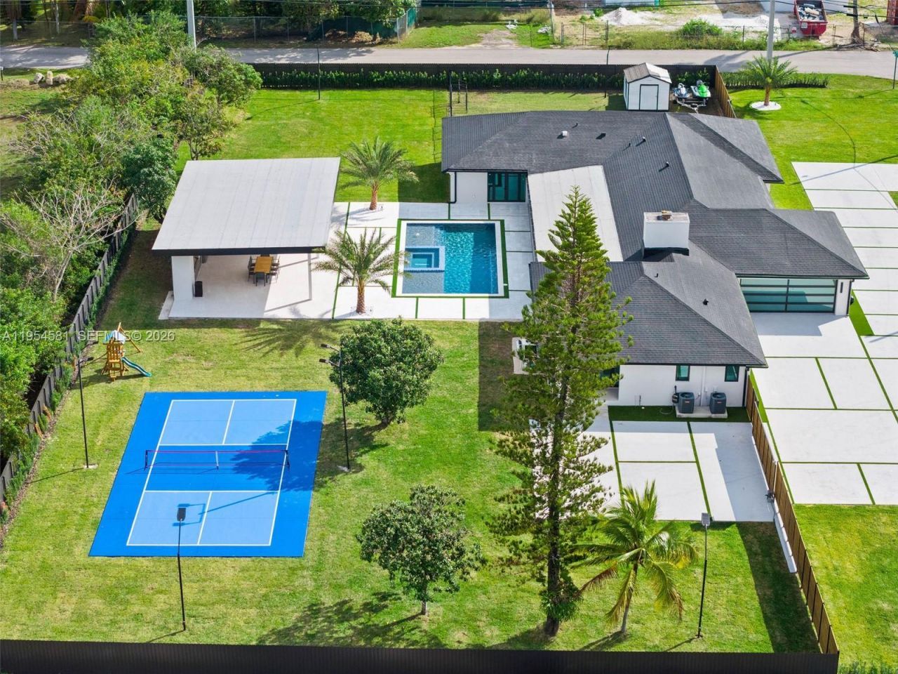 12425 SW 226th St , Miami, FL 33170 Photo