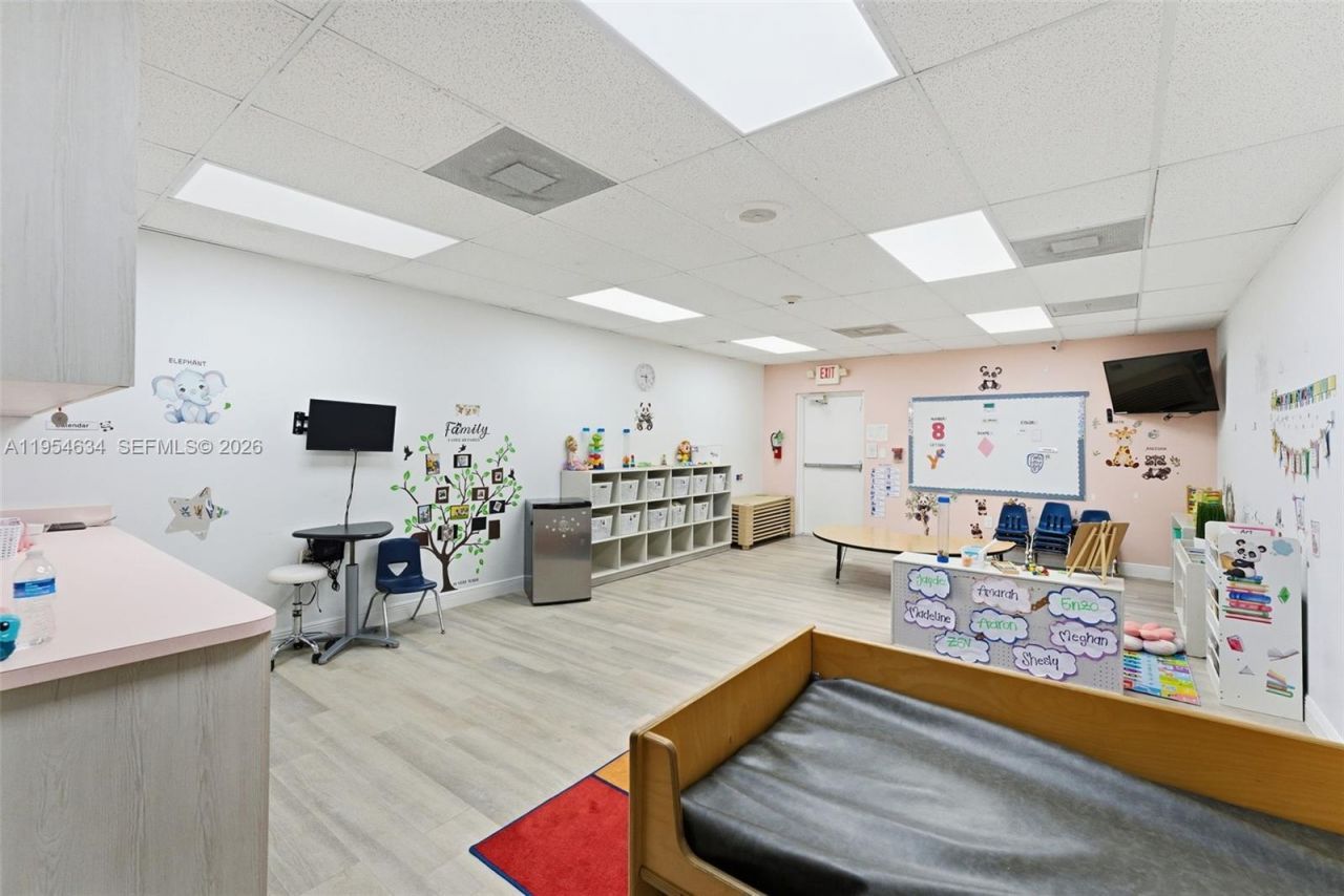 6545 NW 169th St, Hialeah, FL 33015 Photo