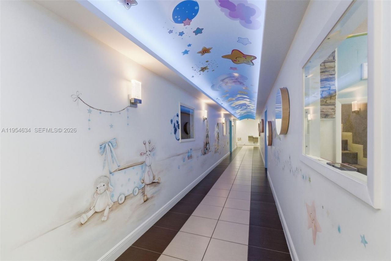 6545 NW 169th St, Hialeah, FL 33015 Photo