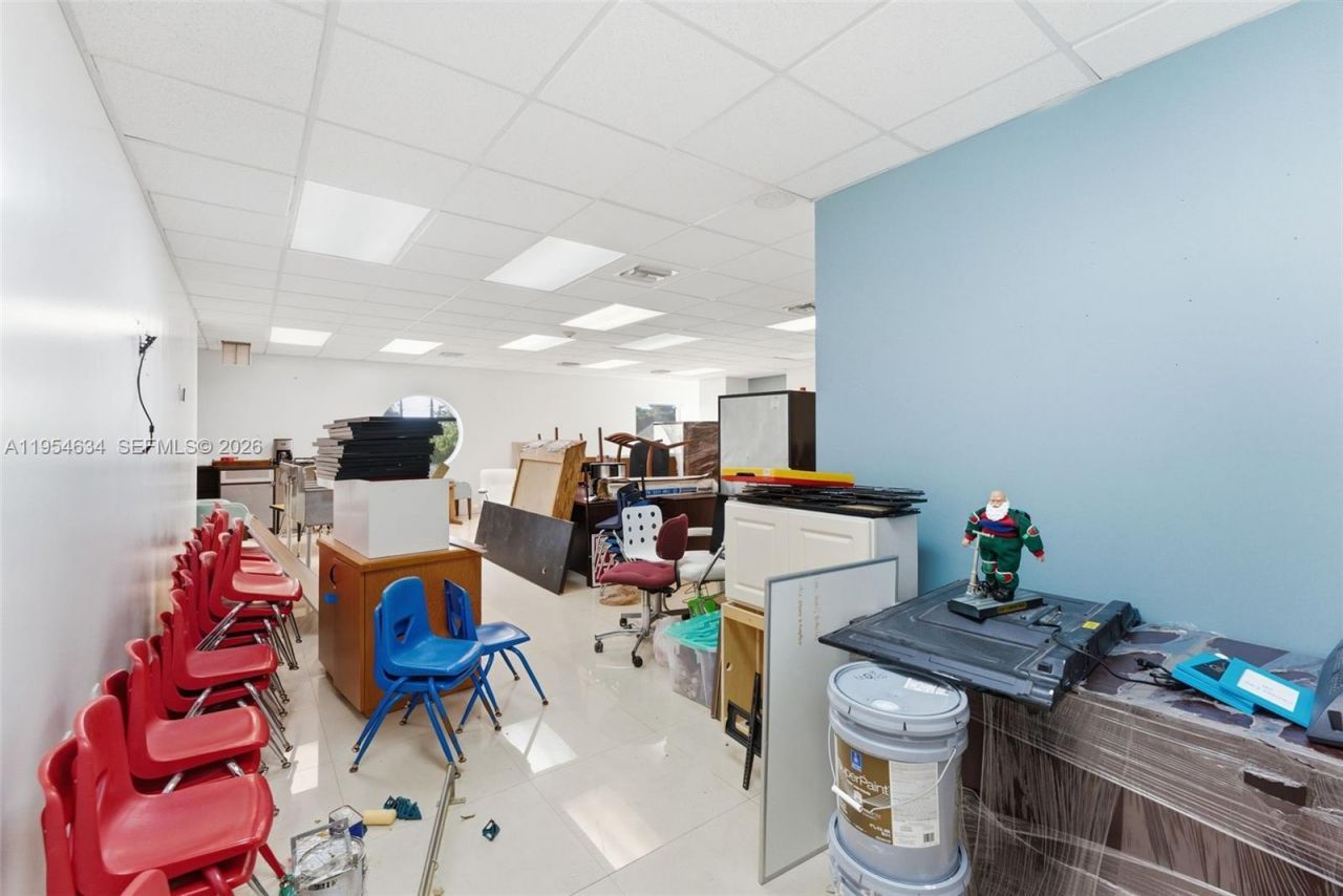 6545 NW 169th St, Hialeah, FL 33015 Photo