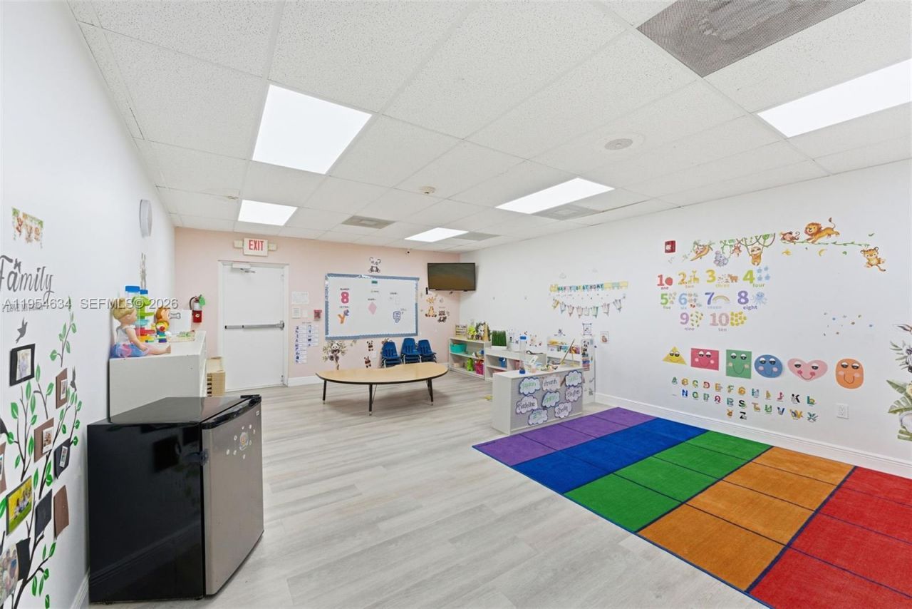 6545 NW 169th St, Hialeah, FL 33015 Photo