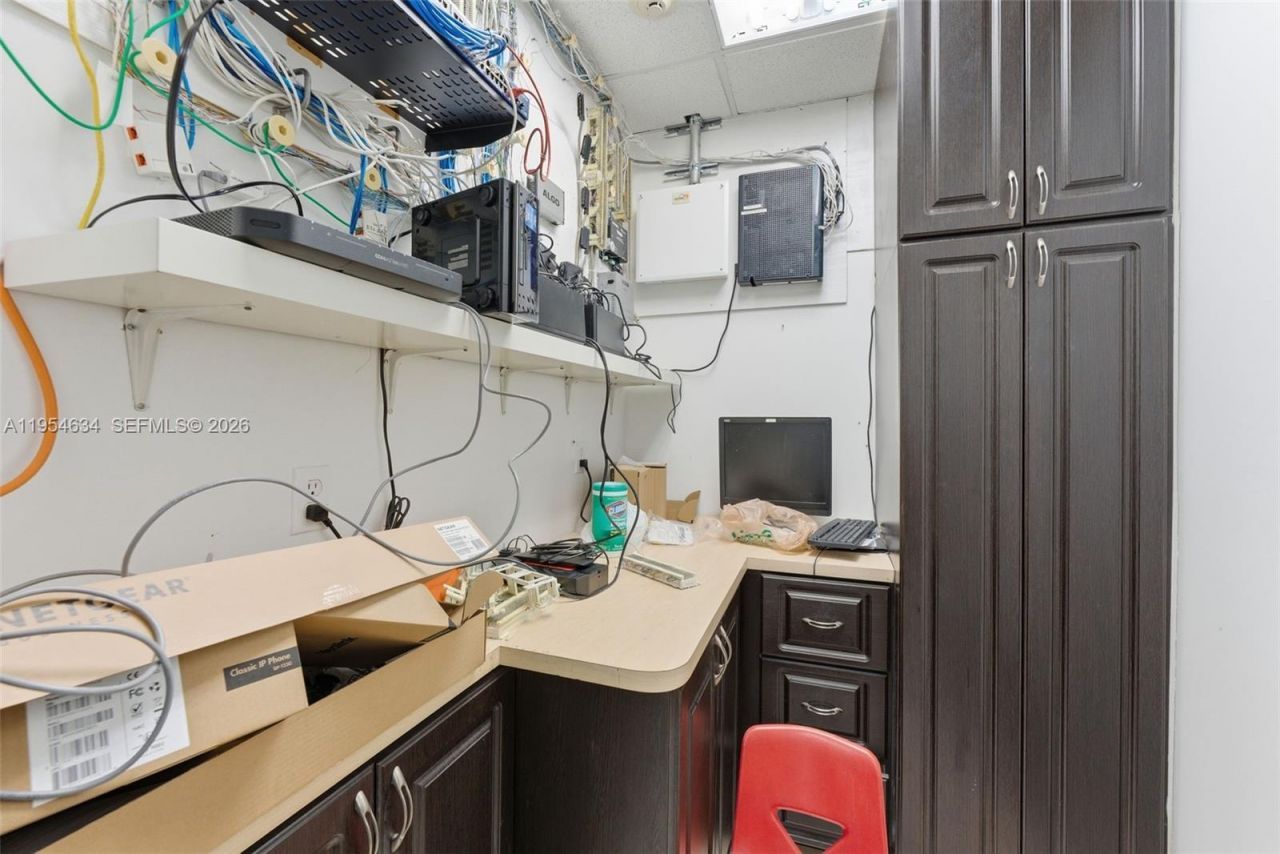 6545 NW 169th St, Hialeah, FL 33015 Photo