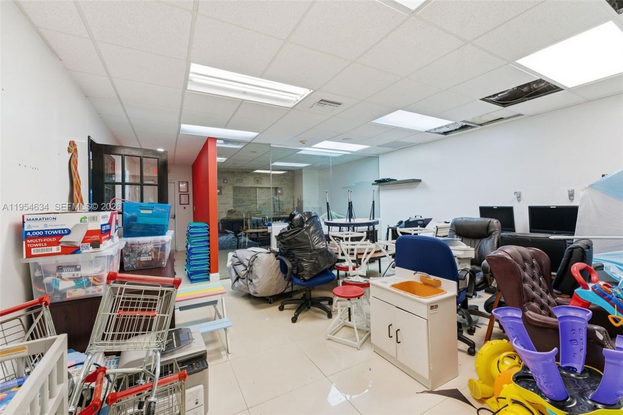 6545 NW 169th St, Hialeah, FL 33015 Photo