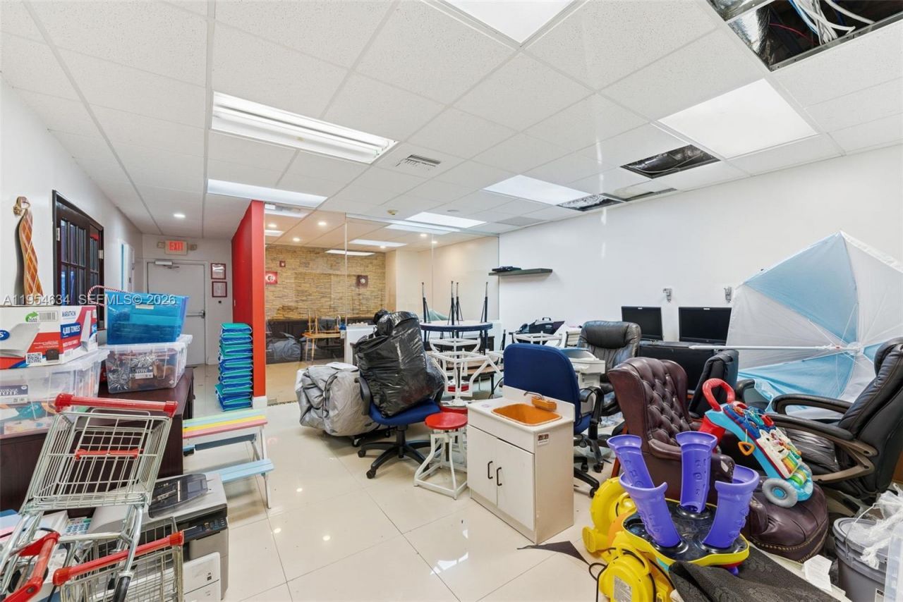 6545 NW 169th St, Hialeah, FL 33015 Photo