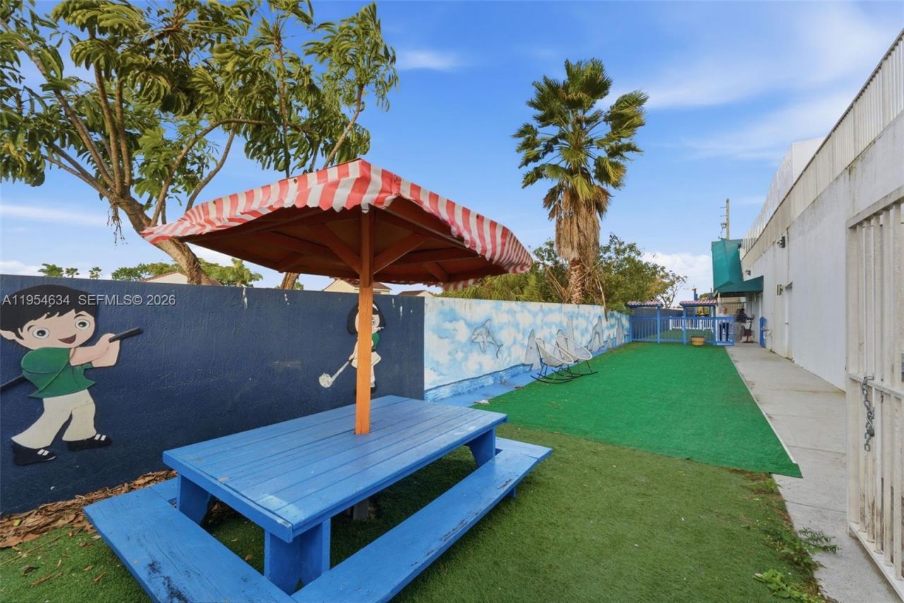 6545 NW 169th St, Hialeah, FL 33015 Photo