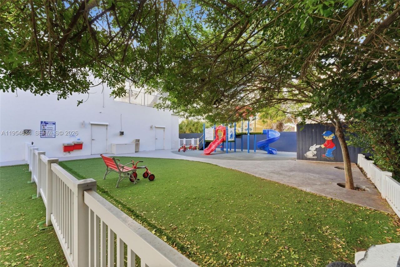 6545 NW 169th St, Hialeah, FL 33015 Photo