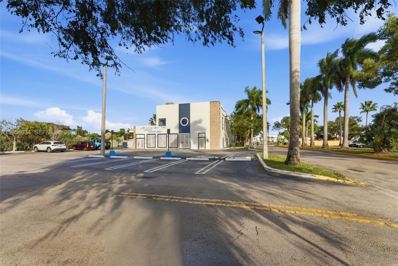 6545 NW 169th St, Hialeah, FL 33015 Photo