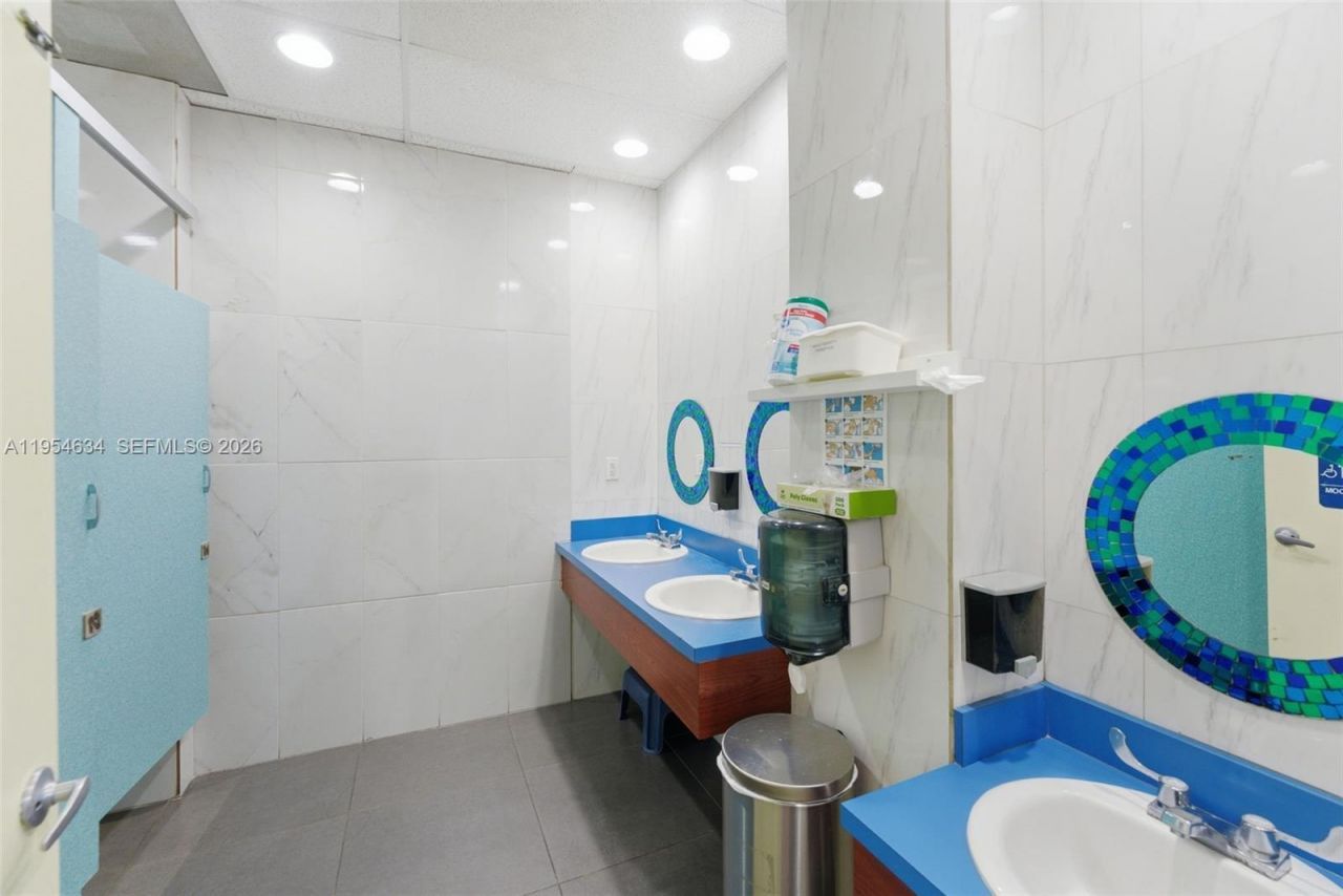 6545 NW 169th St, Hialeah, FL 33015 Photo