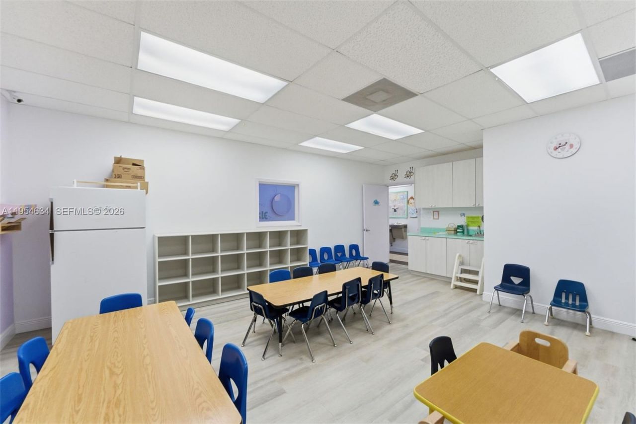 6545 NW 169th St, Hialeah, FL 33015 Photo