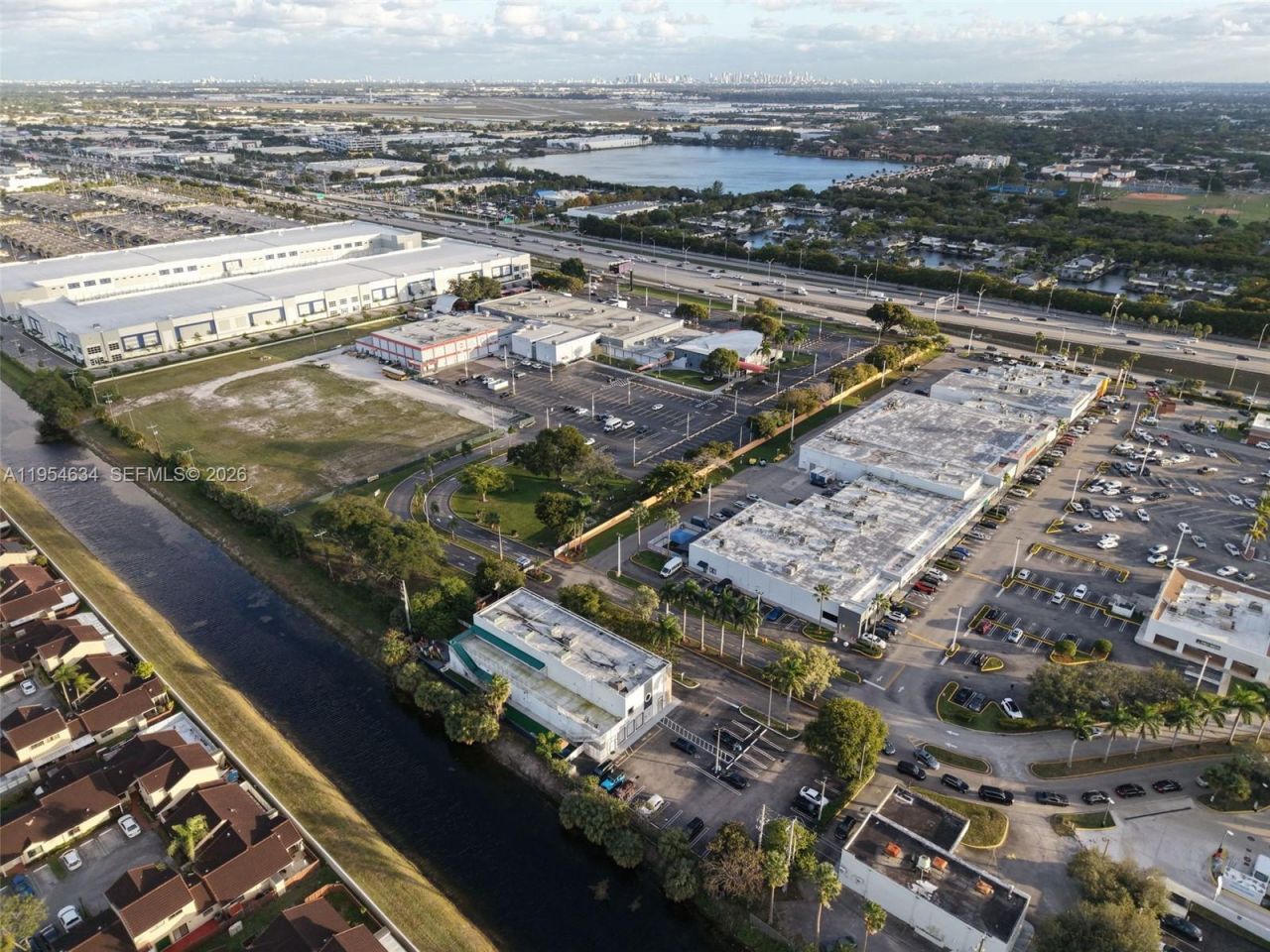 6545 NW 169th St, Hialeah, FL 33015 Photo