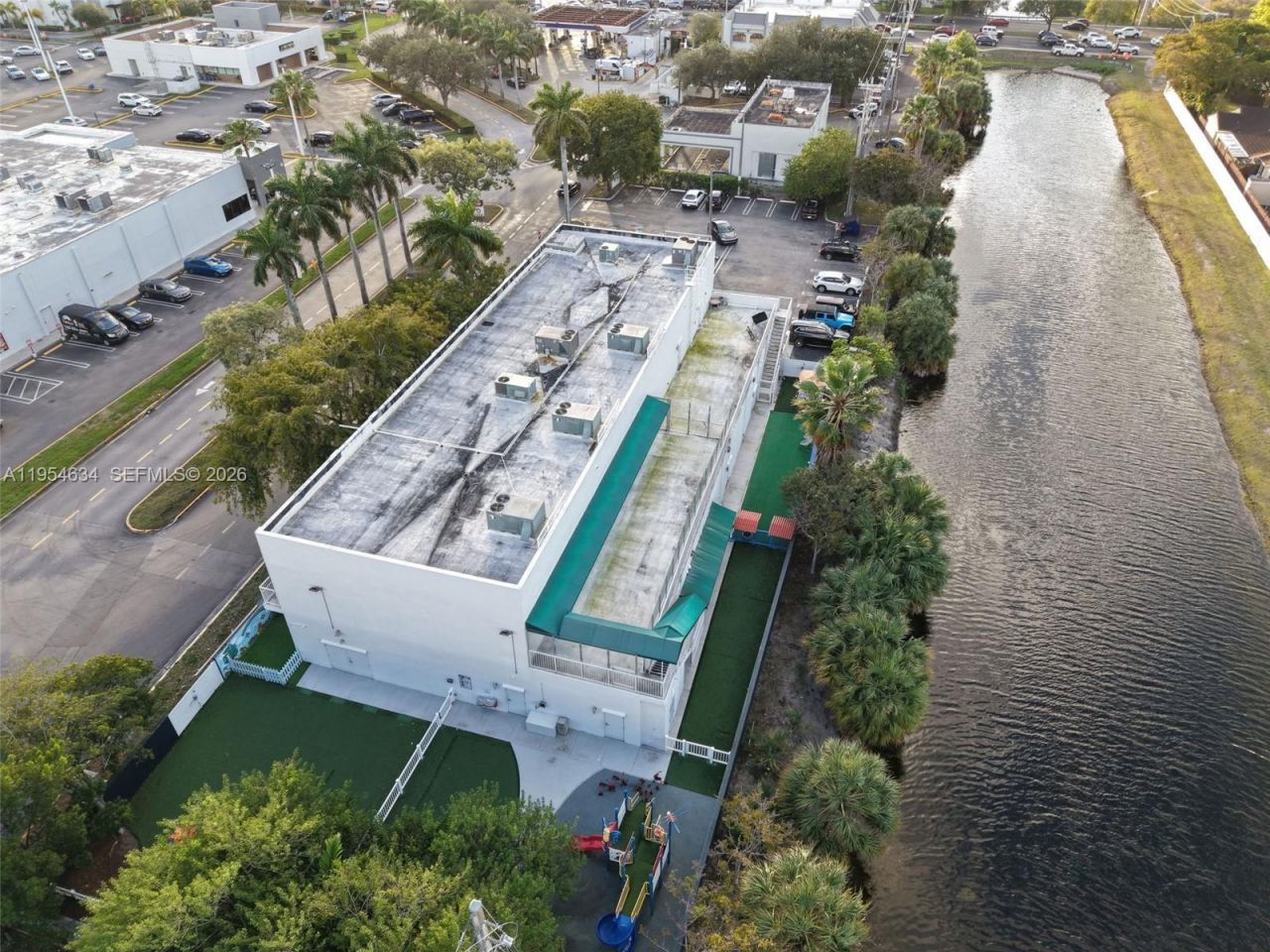 6545 NW 169th St, Hialeah, FL 33015 Photo