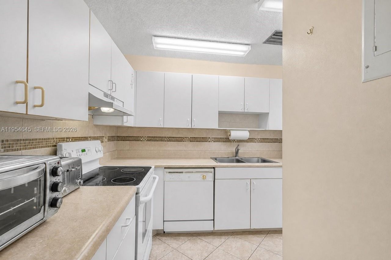 1521 NW 18th Ave, Unit 101, Delray Beach, FL 33445 Photo
