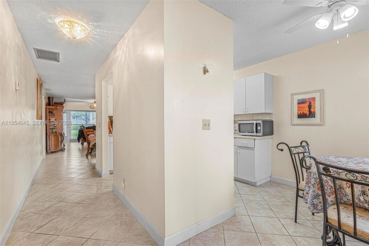 1521 NW 18th Ave, Unit 101, Delray Beach, FL 33445 Photo