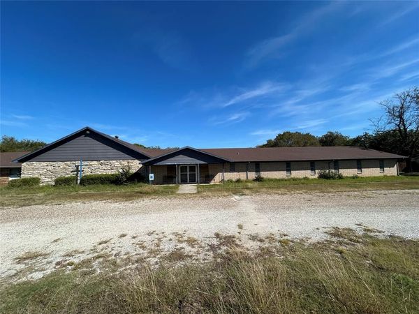 3404 N Grand Avenue, Gainesville, TX 76240