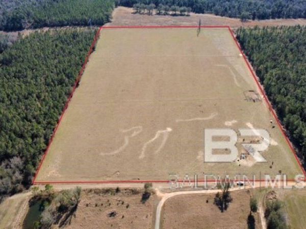 25 County Road 48, Robertsdale, AL 36567