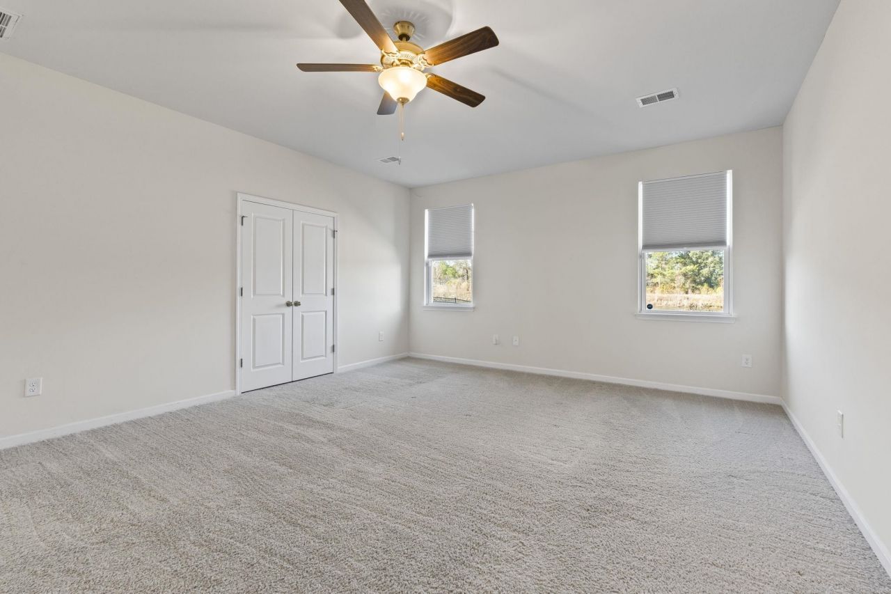 560 Pier Ct. Photo 12