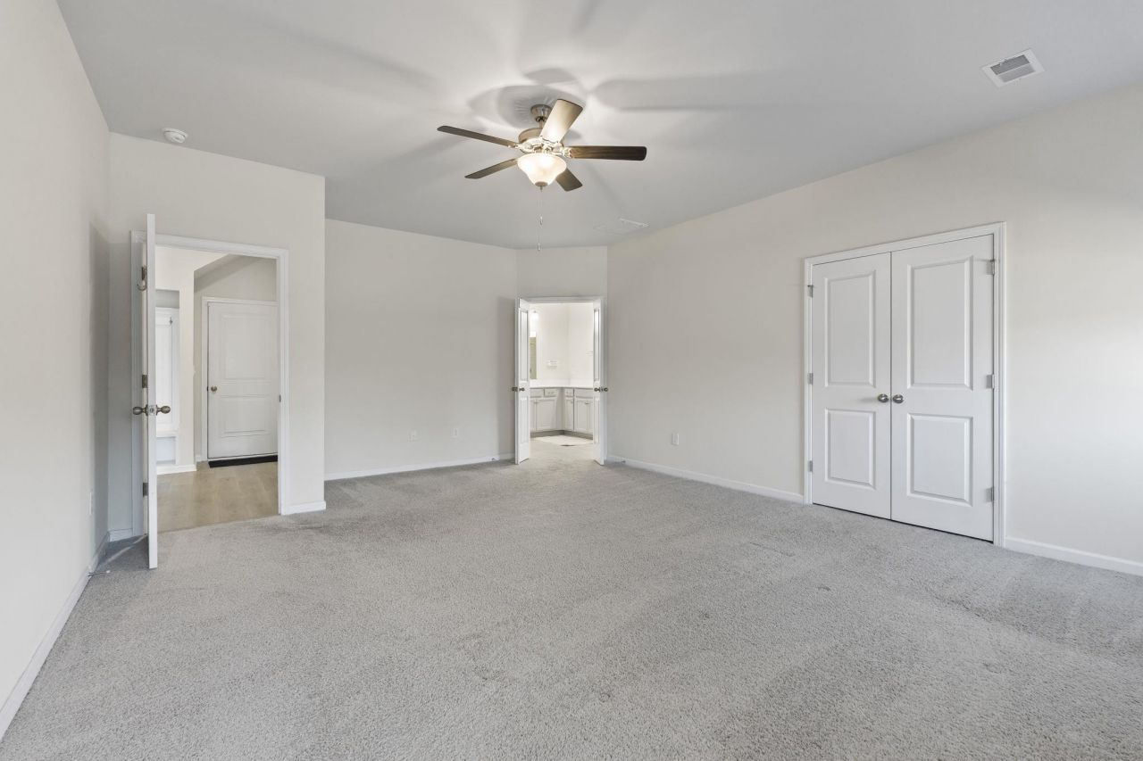 560 Pier Ct. Photo 13