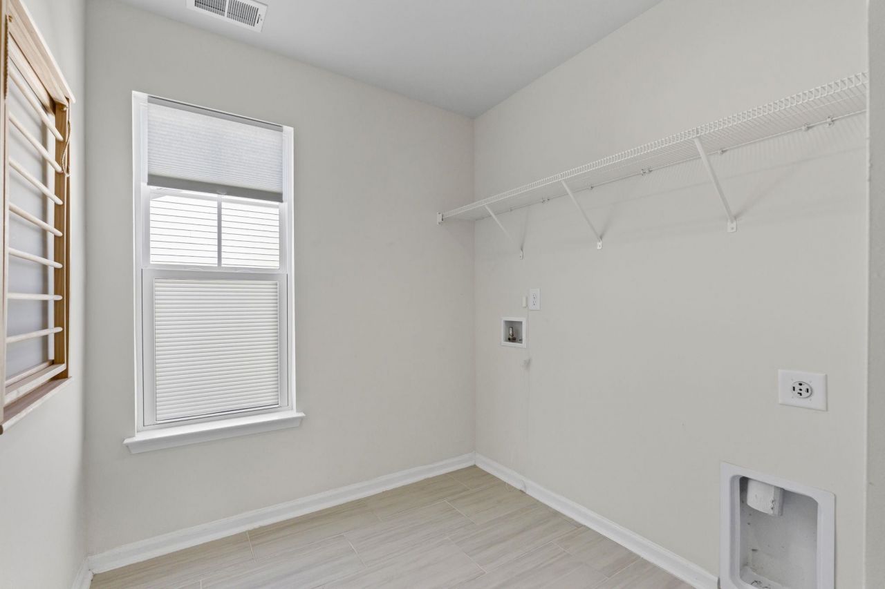 560 Pier Ct. Photo 19