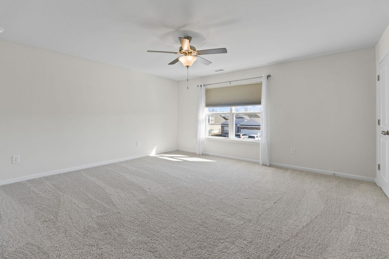 560 Pier Ct. Photo 24