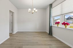 560 Pier Ct. photo 4