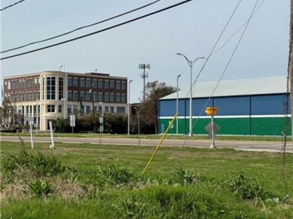 VETERANS MEMORIAL Boulevard, Kenner, LA 70062