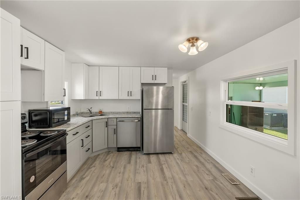 341 Mattie Ave, Fort Myers, FL 33908 Photo