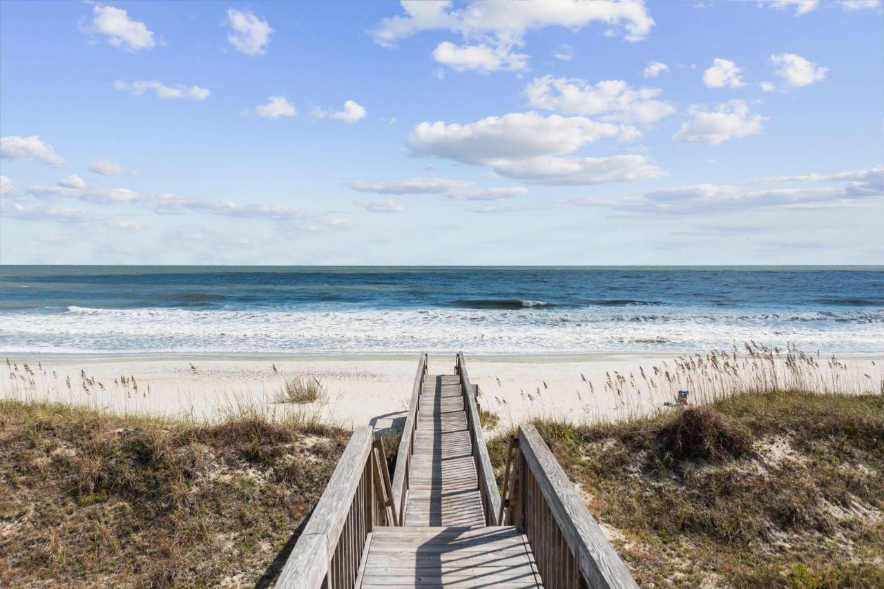 202 Brickwell Ln. Photo 37